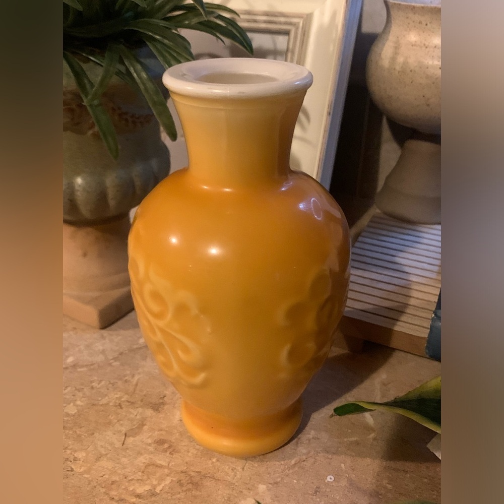 1981 Avon Spring Bouquet Fragrance Vase Amber Yellow Vinyl